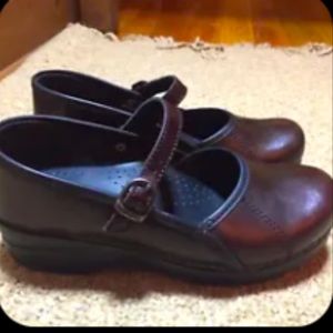 38 / 7.5 8 Dansko Marcelle Cordovan
Cabrio Mary Jane MJ Slip On Red Black